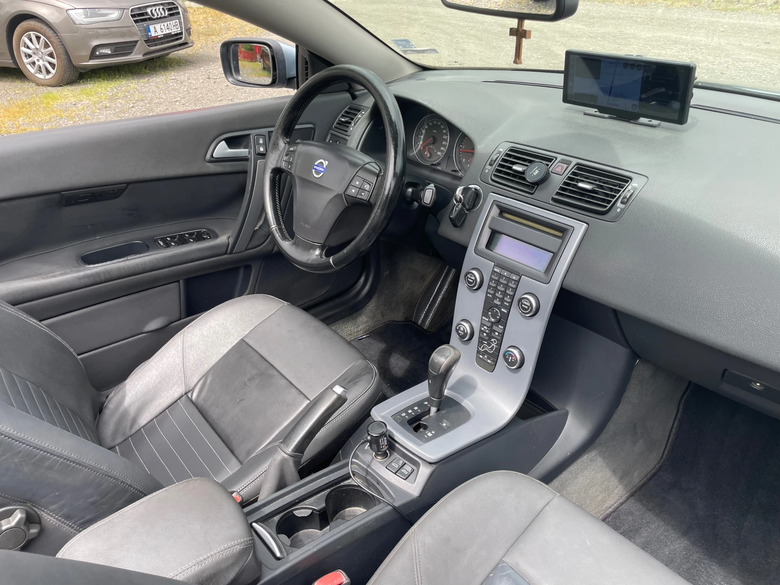 Volvo C70 Coupe Cabrio II 2.4 D5(180к.с) Automatic 5-Speed, снимка 12 - Автомобили и джипове - 54491503