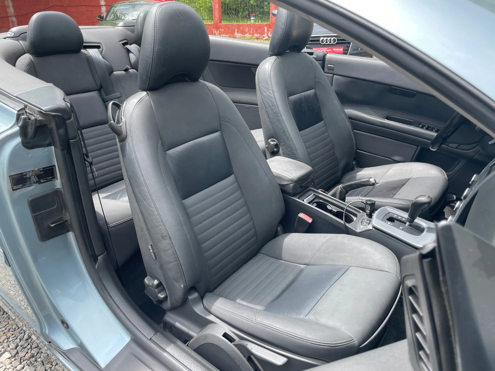Volvo C70 Coupe Cabrio II 2.4 D5(180к.с) Automatic 5-Speed, снимка 13 - Автомобили и джипове - 54491503