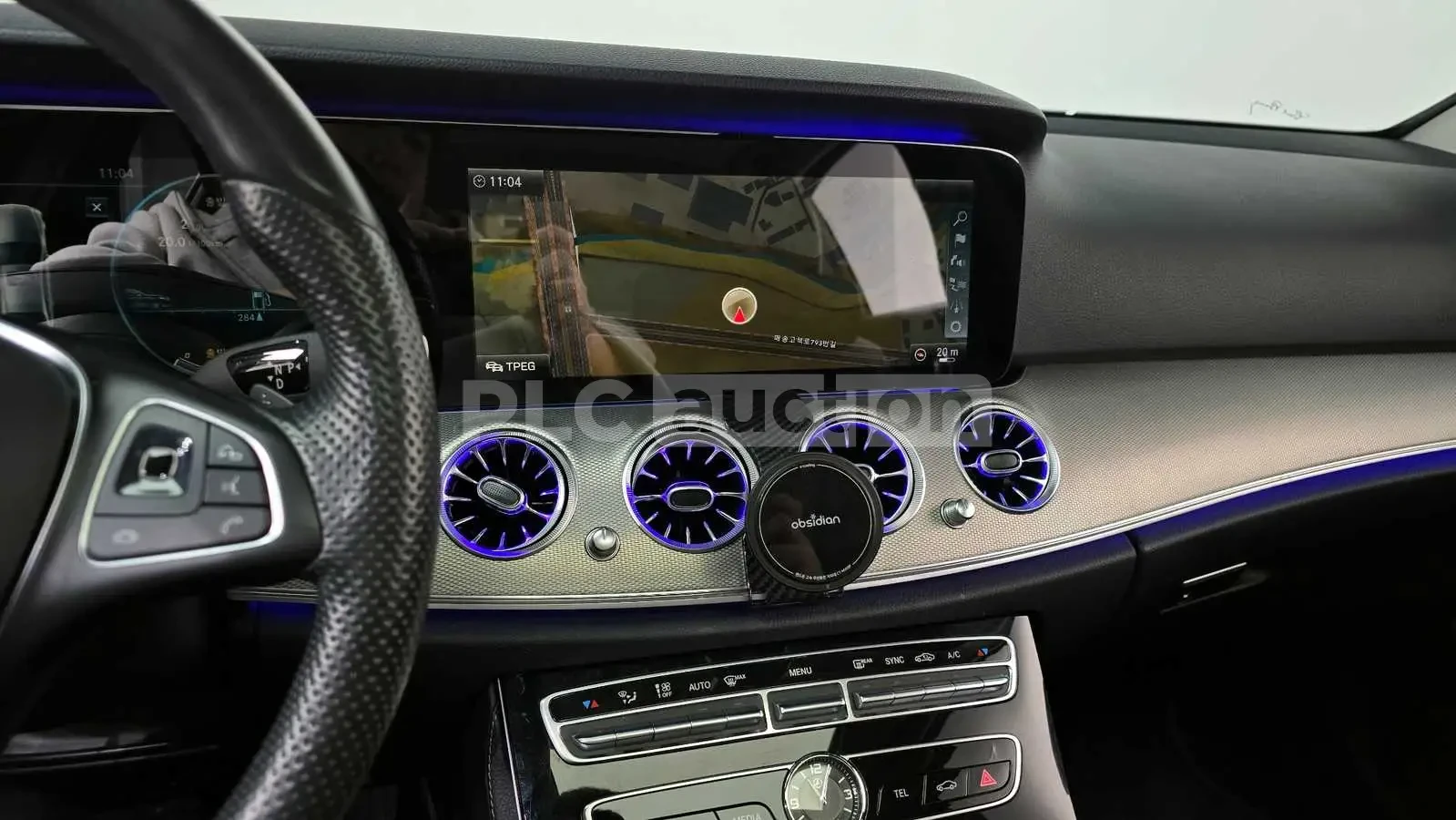 Mercedes-Benz E 300 4MATIC* DISTRONIC* BURMESTER* , снимка 6 - Автомобили и джипове - 54567314