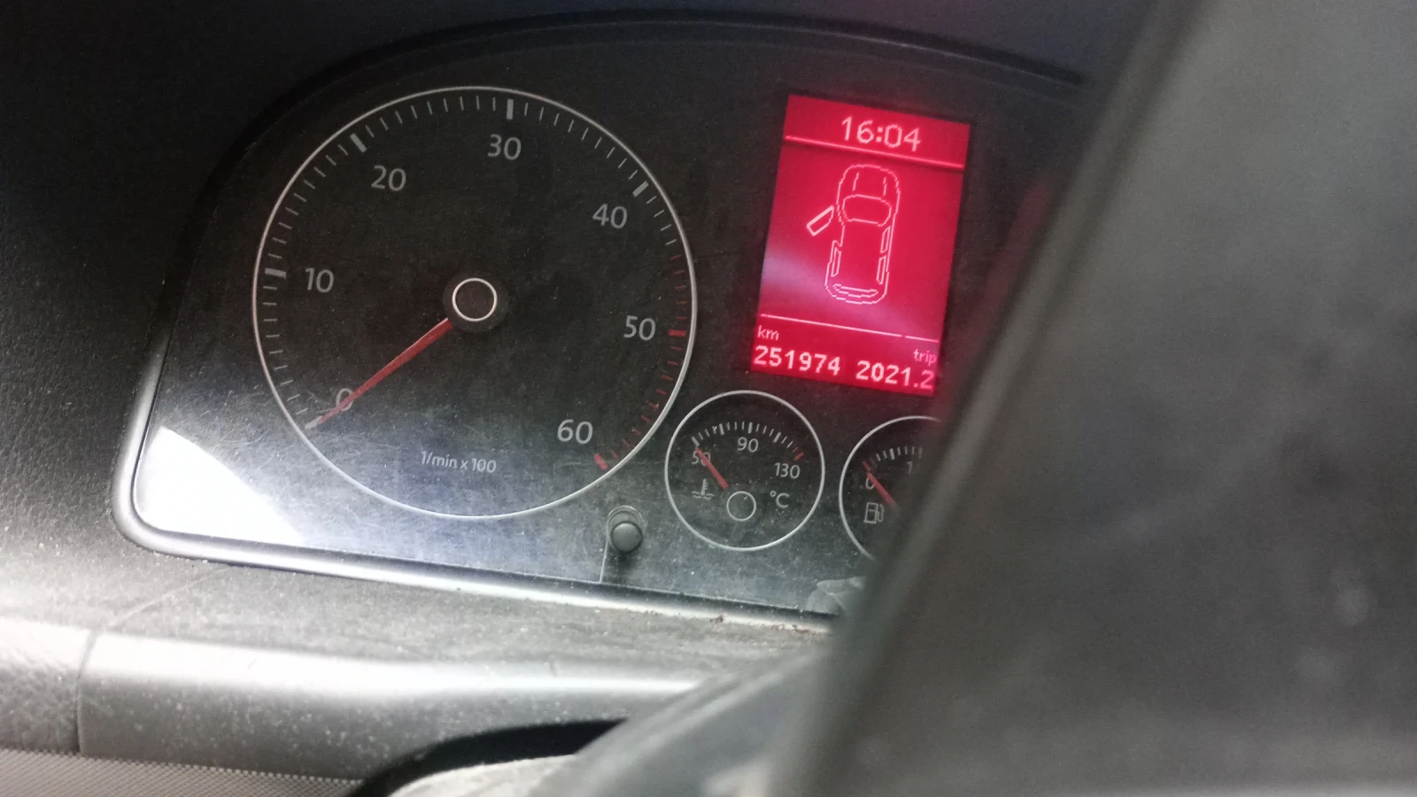 VW Touran A, снимка 5 - Автомобили и джипове - 54781866