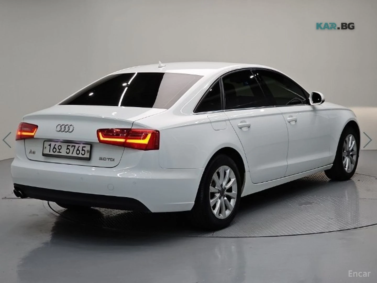 Audi A6 2.0 TDI* C7* КОЖА* ПОДГРЕВ* ПАНО* КАМЕРА* НАВИ, снимка 4 - Автомобили и джипове - 55341097