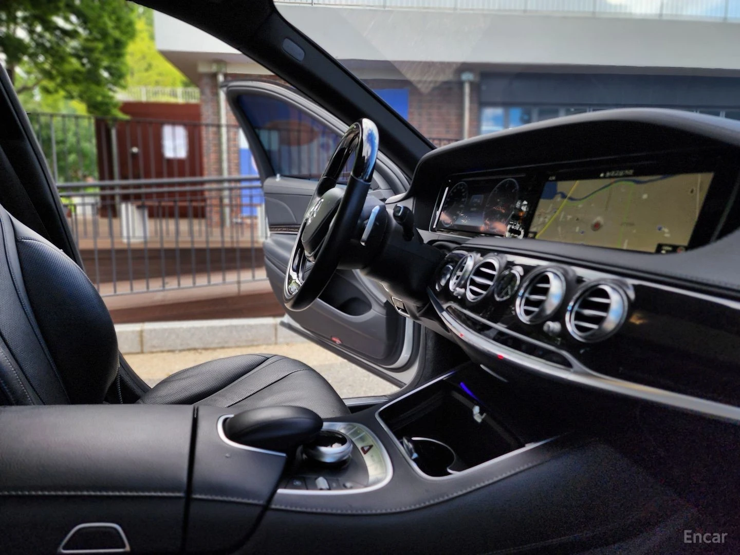Mercedes-Benz S 350 4MATIC* ПОДГР* ОБДУХВ* BURM* PANO* 360* АВТОКРЕДИТ, снимка 11 - Автомобили и джипове - 55620117