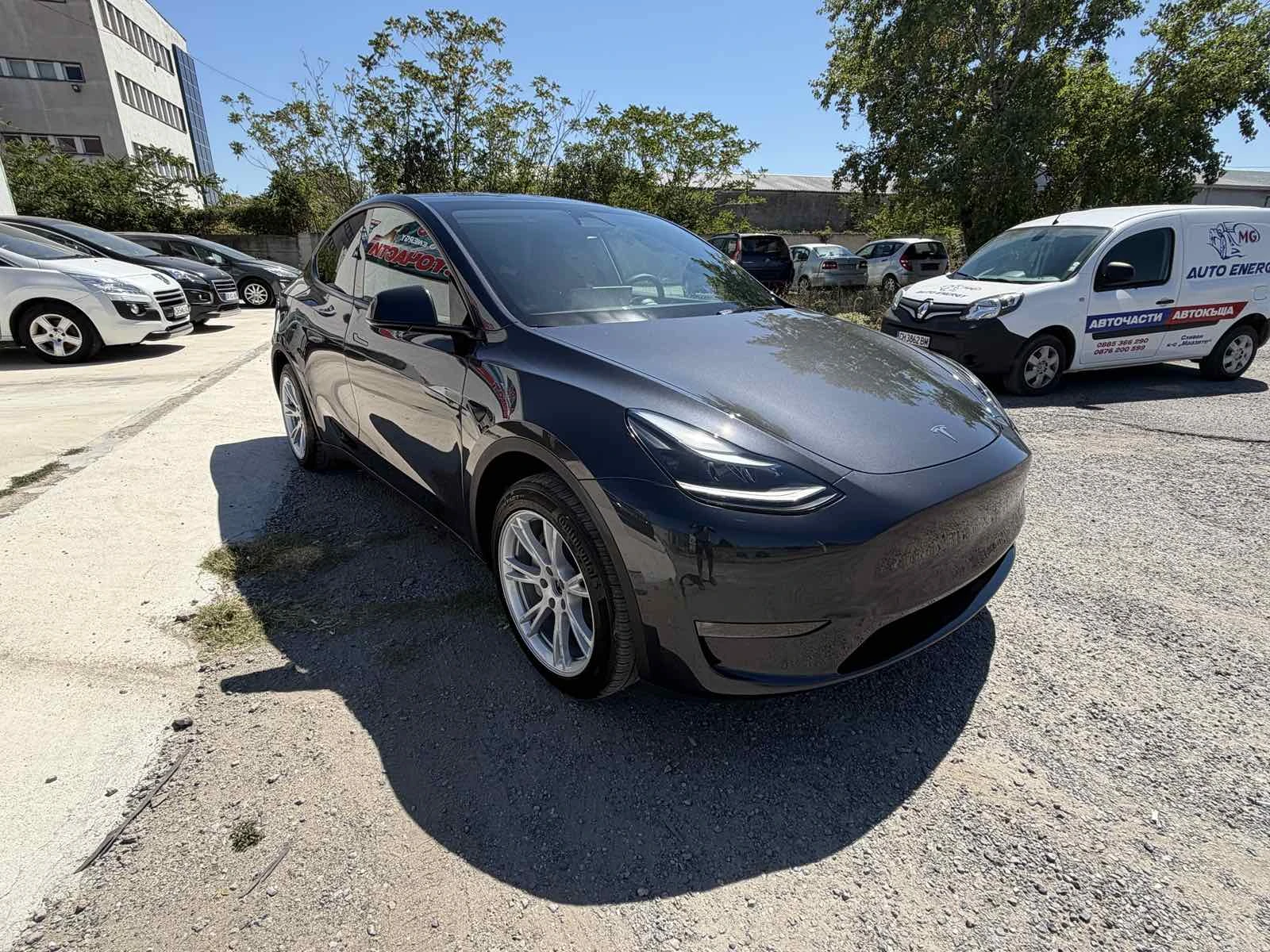 Tesla Model Y long rance Като нова, снимка 7 - Автомобили и джипове - 55691334