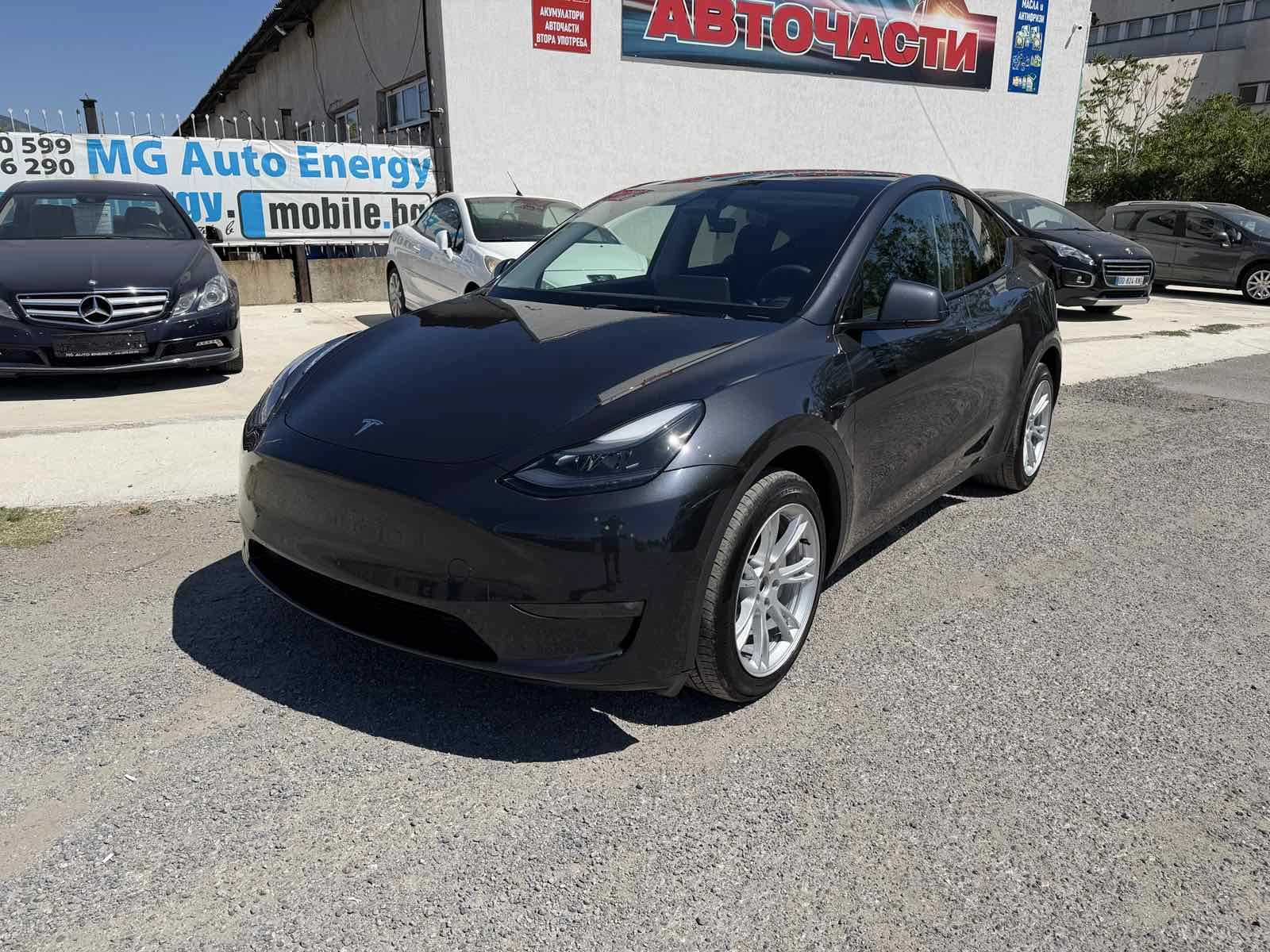 Tesla Model Y long rance Като нова