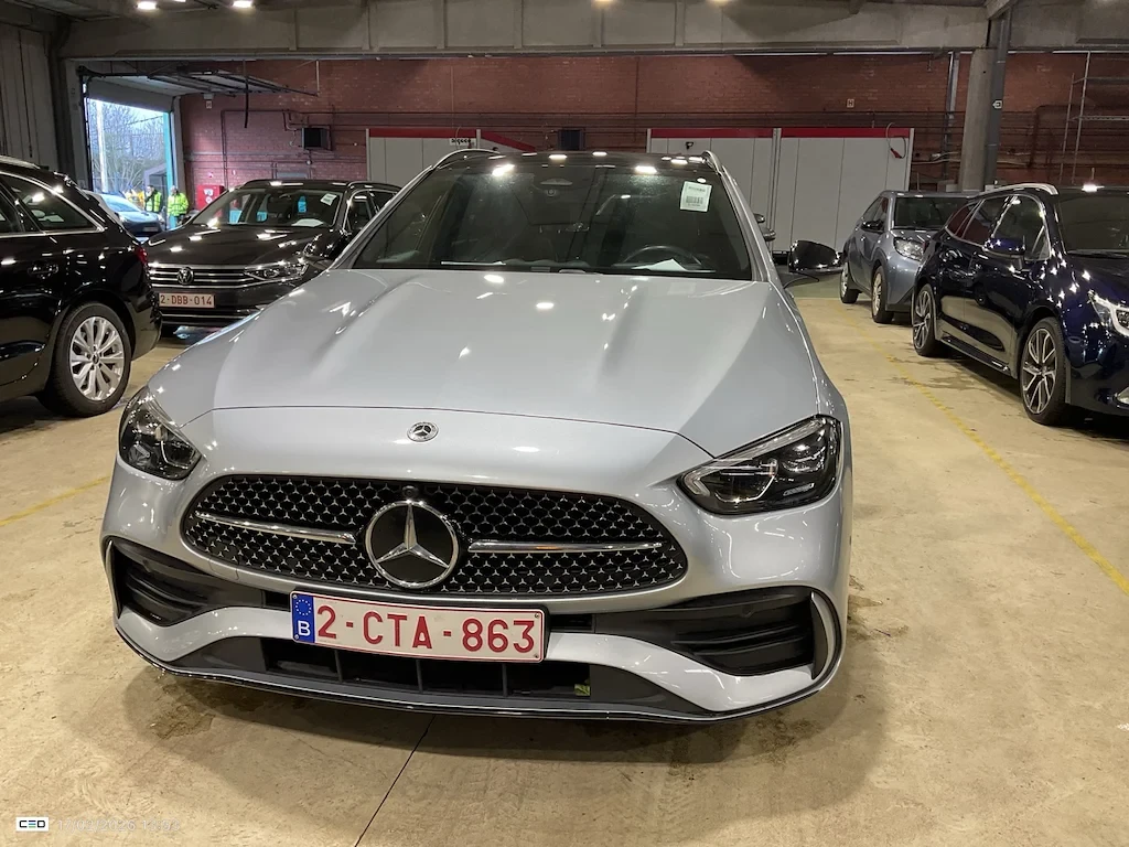 Mercedes-Benz C 300 300e Plug-In Hybrid AMG Night, снимка 2 - Автомобили и джипове - 55725927