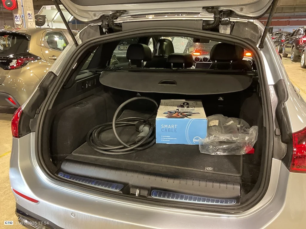 Mercedes-Benz C 300 300e Plug-In Hybrid AMG Night, снимка 9 - Автомобили и джипове - 55725927