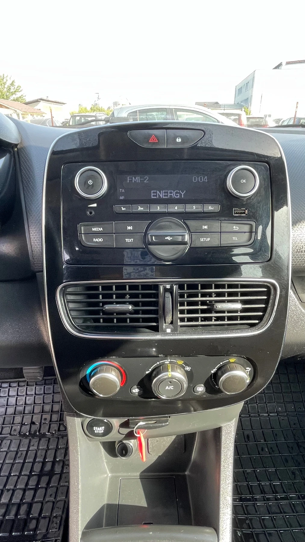 Renault Clio 1.2 / 74к.с. / 4 цилиндъра / РЕГИСТРИРАНА, снимка 13 - Автомобили и джипове - 55851804