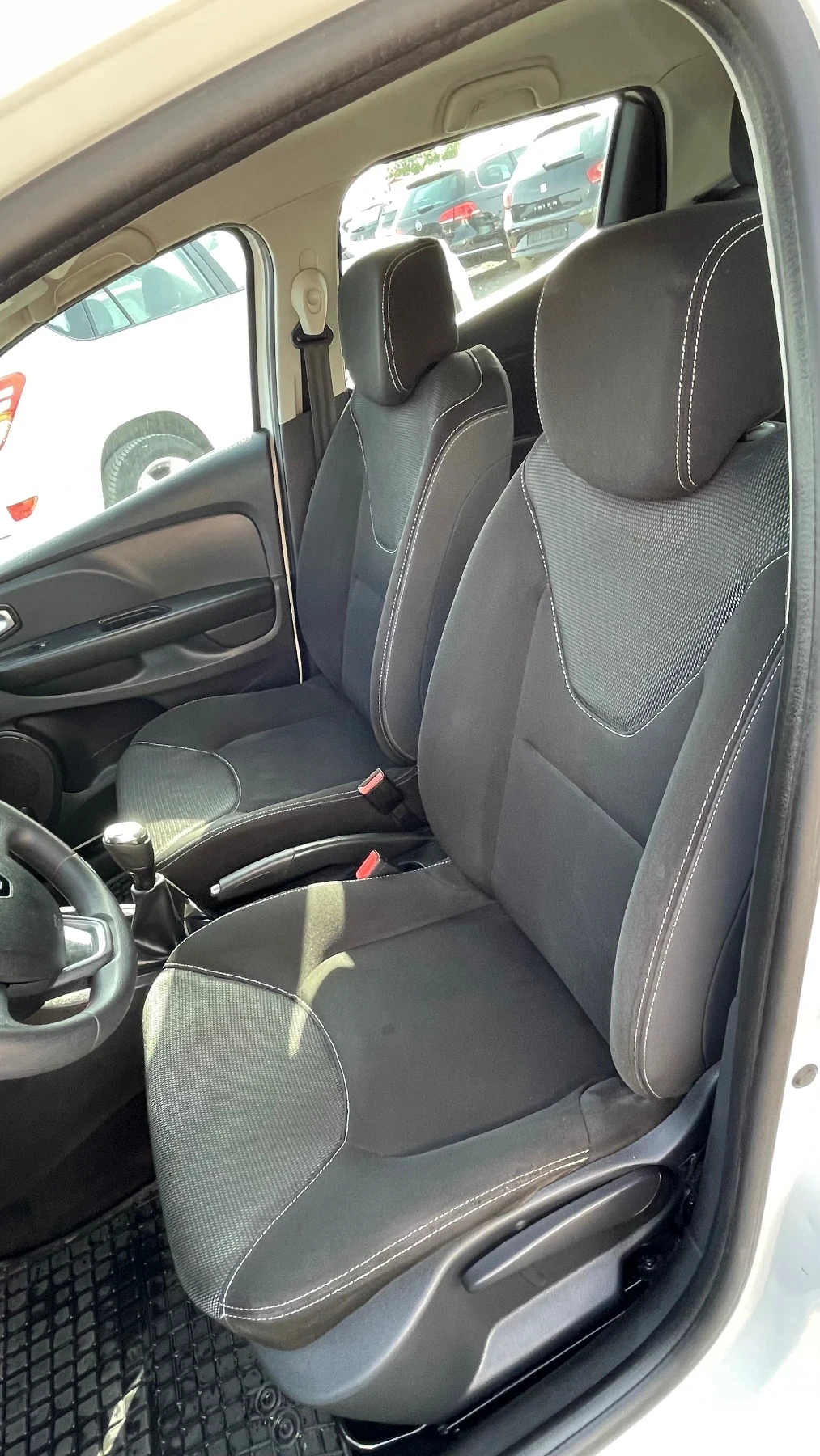 Renault Clio 1.2 / 74к.с. / 4 цилиндъра / РЕГИСТРИРАНА, снимка 8 - Автомобили и джипове - 55851804