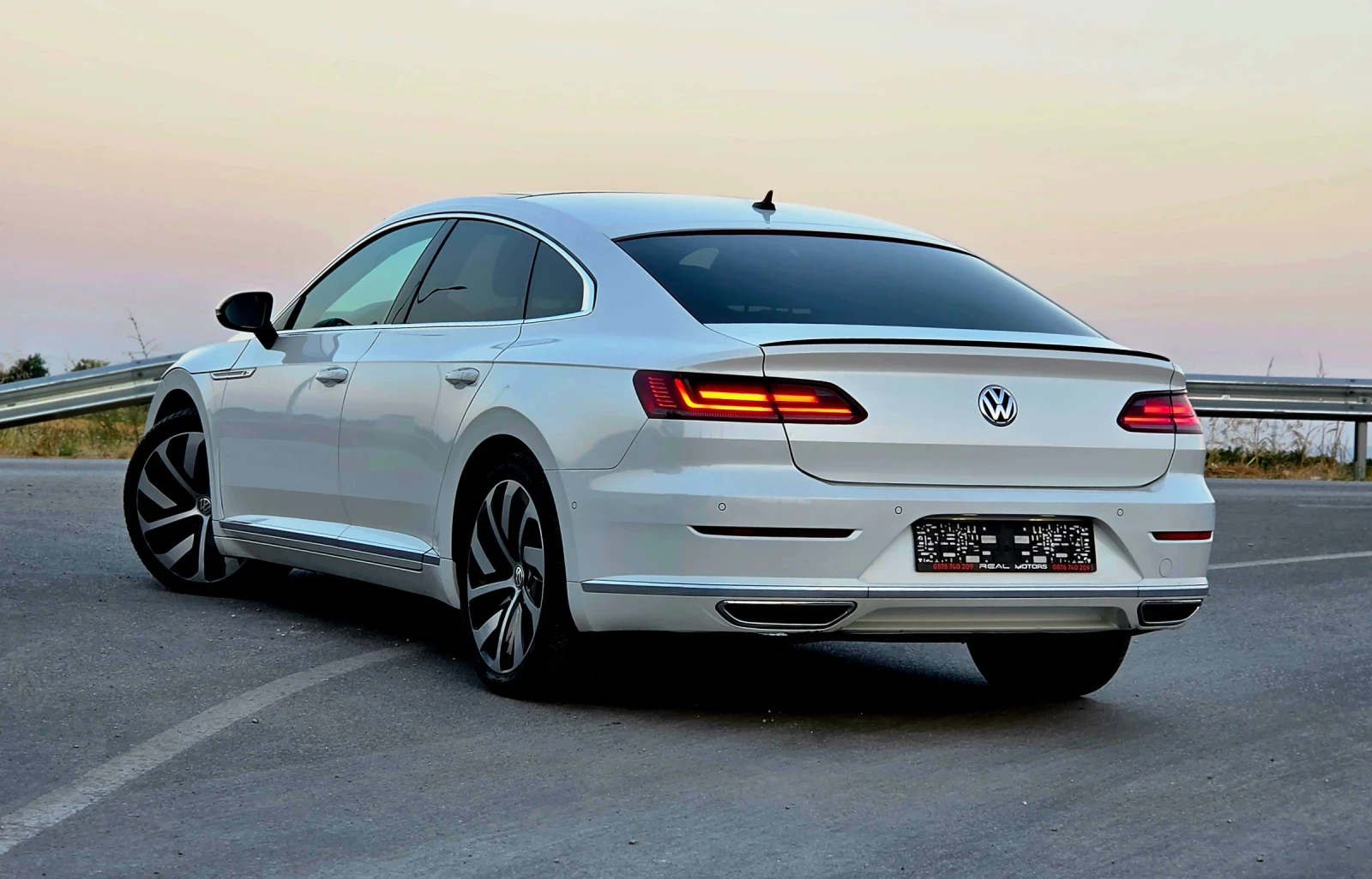 VW Arteon 2.0 TDI R - LINE , снимка 6 - Автомобили и джипове - 55963360