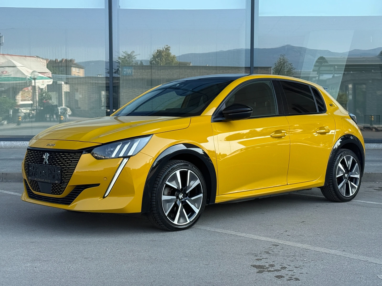 Peugeot 208 e GT Line 50kWh ГАРАНЦИЯ ДО 2028г. !!! 