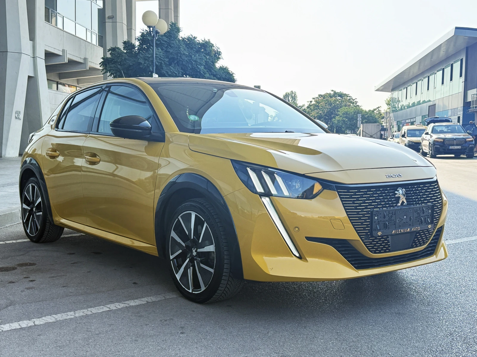 Peugeot 208 e GT Line 50kWh ГАРАНЦИЯ ДО 2028г. !!! , снимка 7 - Автомобили и джипове - 56071900