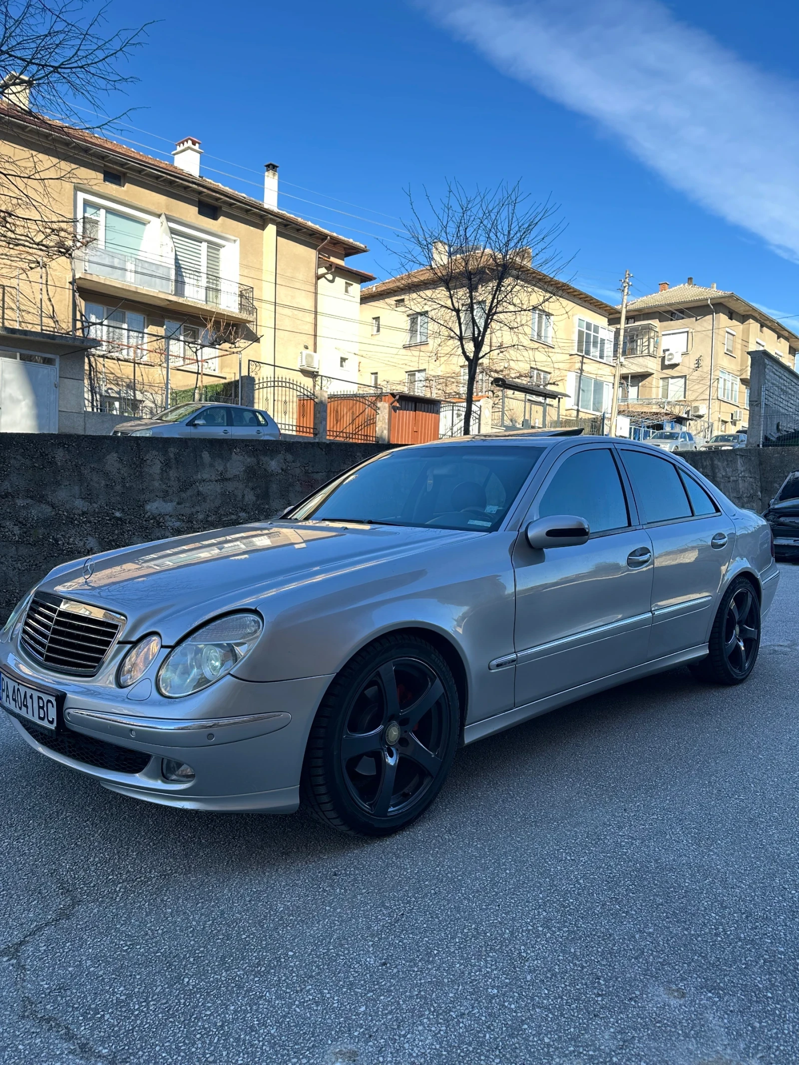 Mercedes-Benz E 270 2.7 CDI, снимка 3 - Автомобили и джипове - 56165298