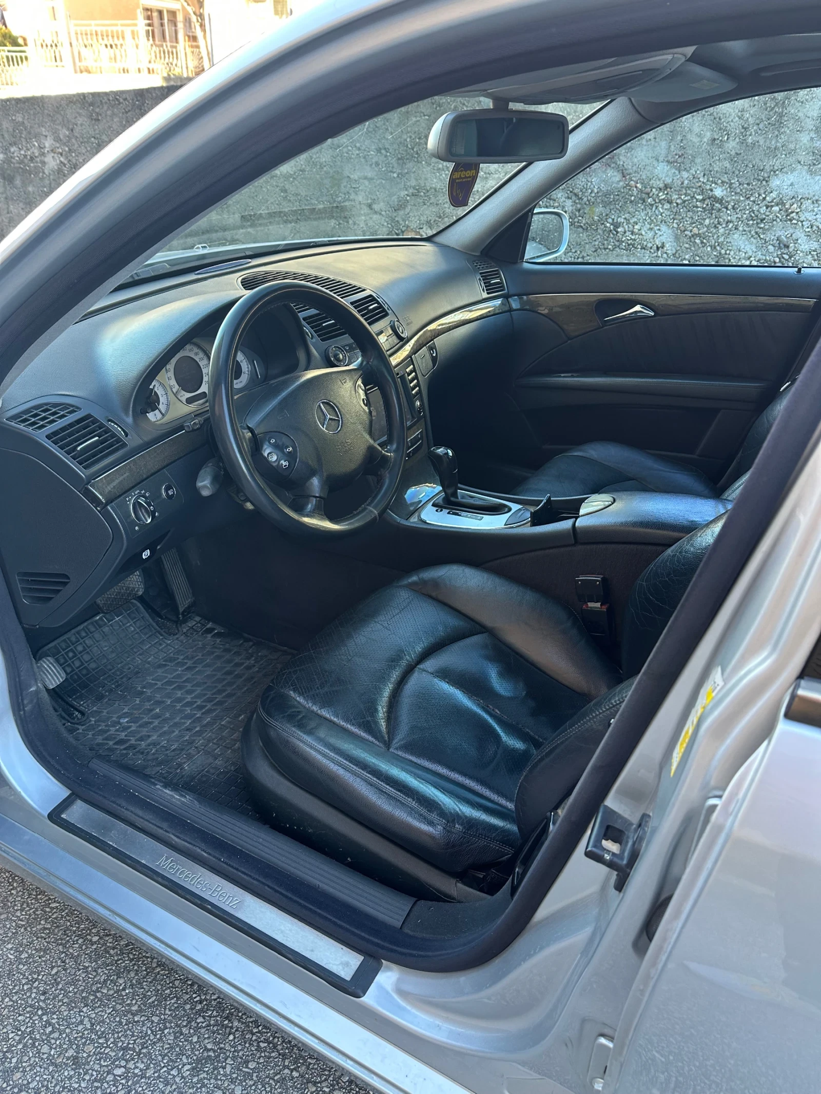 Mercedes-Benz E 270 2.7 CDI, снимка 7 - Автомобили и джипове - 56165298
