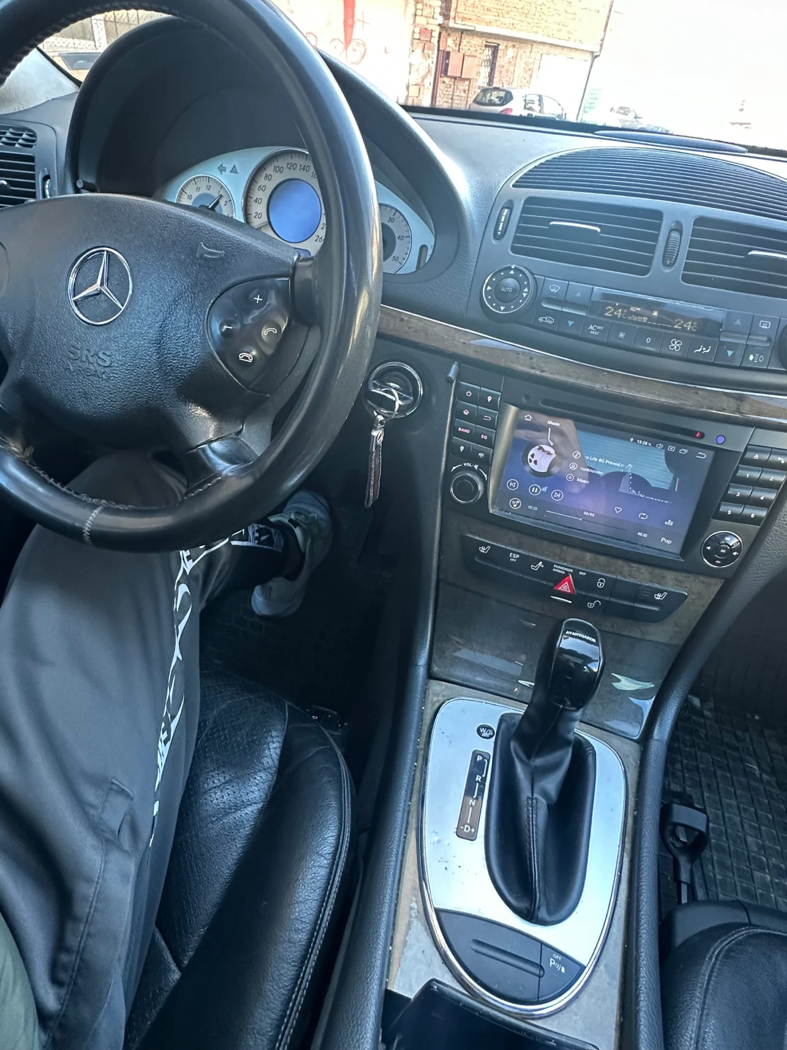 Mercedes-Benz E 270 2.7 CDI, снимка 8 - Автомобили и джипове - 56165298