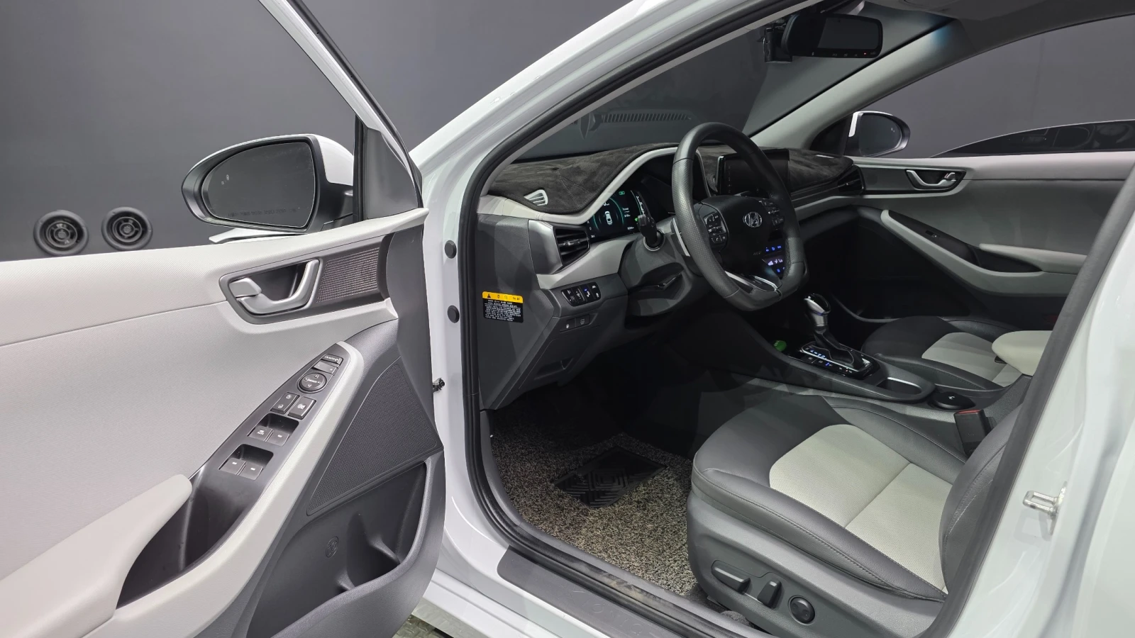 Hyundai Ioniq 1.6 HEV | Keyless | LED, снимка 3 - Автомобили и джипове - 56228045