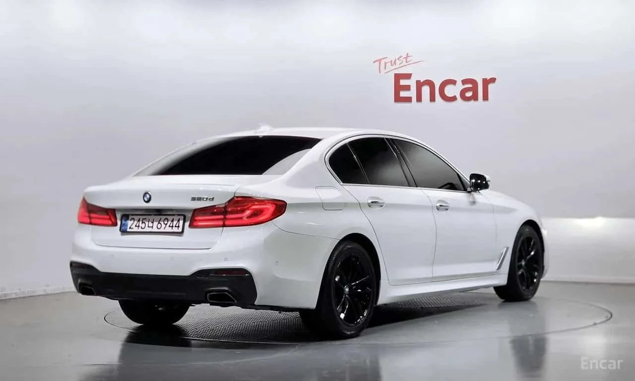 BMW 520 d M Sport Special Edition , снимка 2 - Автомобили и джипове - 56365340