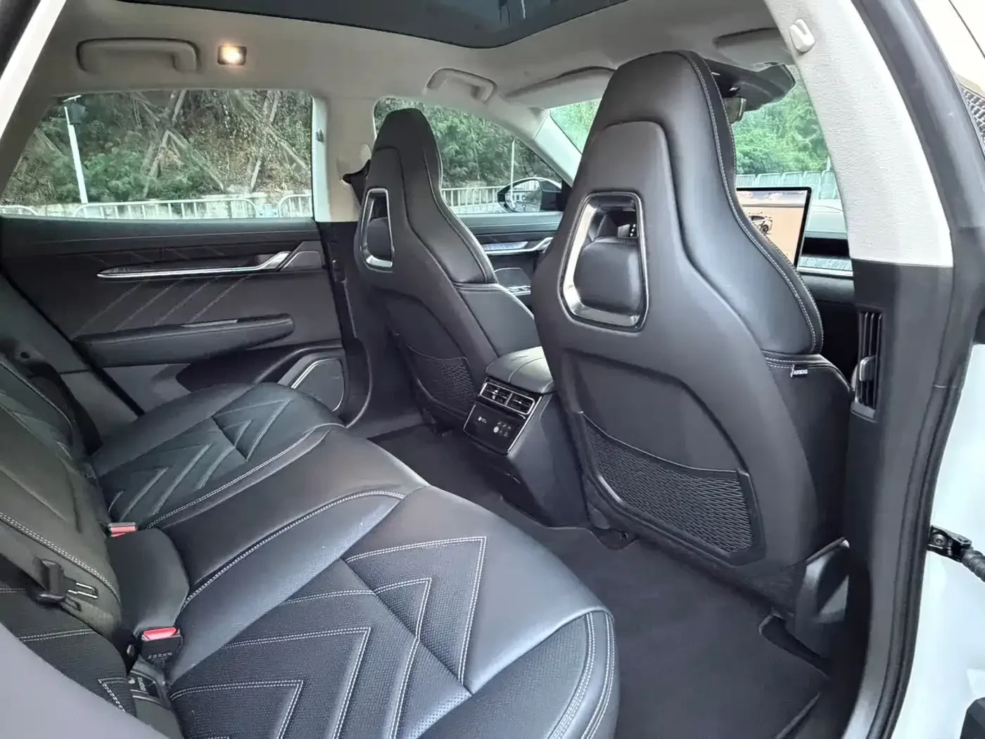 Zeekr 001 WE Edition 100 kWh, снимка 15 - Автомобили и джипове - 56723637
