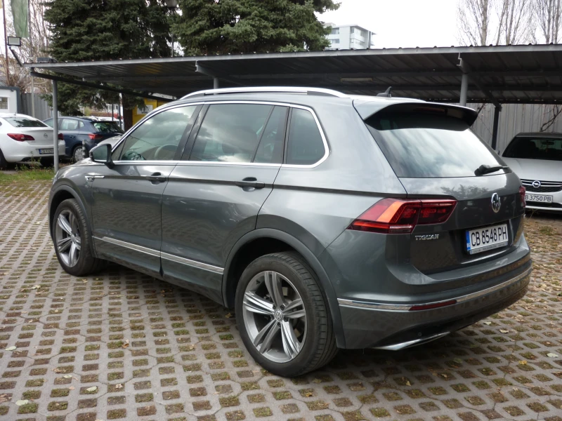 VW Tiguan 2.0 TDI R-Line, снимка 7 - Автомобили и джипове - 48042553