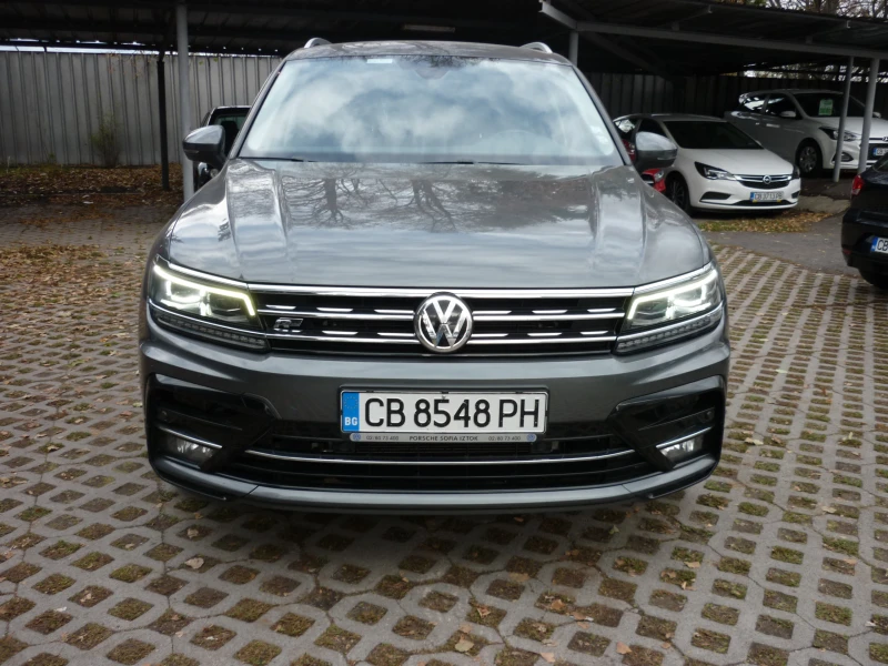 VW Tiguan 2.0 TDI R-Line, снимка 2 - Автомобили и джипове - 48042553