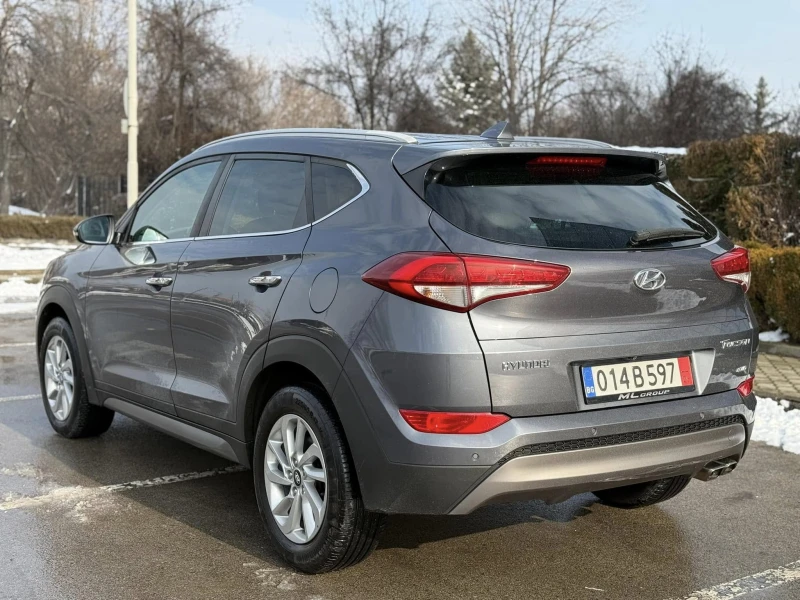 Hyundai Tucson 2.0 CRDi Plena 4WD, снимка 4 - Автомобили и джипове - 48713144