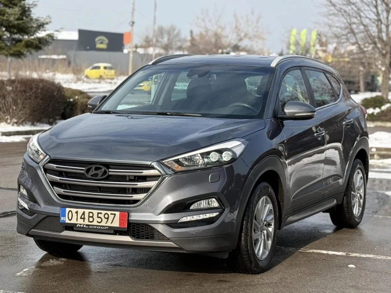 Hyundai Tucson 2.0 CRDi Plena 4WD, снимка 2 - Автомобили и джипове - 48713144