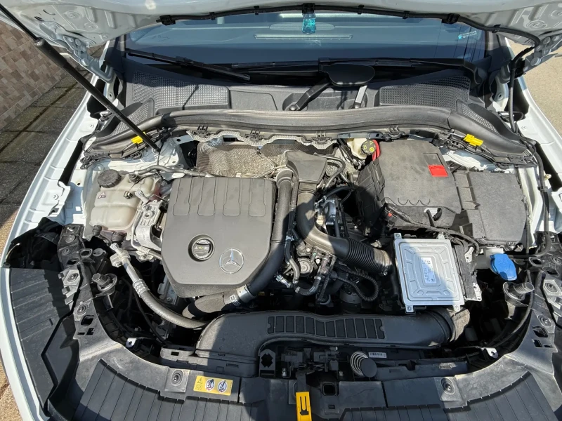 Mercedes-Benz GLA 200 GLA 200 4matic, снимка 12 - Автомобили и джипове - 51955868