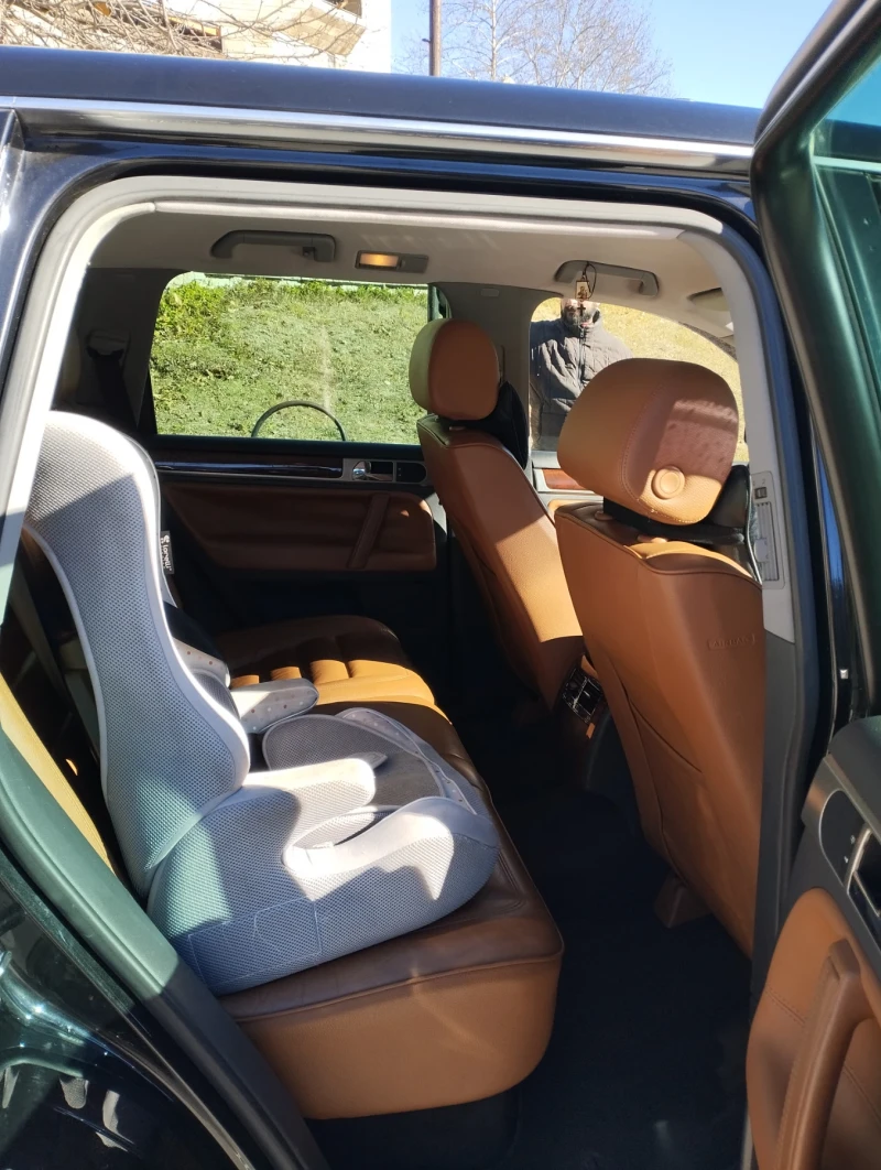 VW Touareg 3.0 tdi, снимка 4 - Автомобили и джипове - 52683001