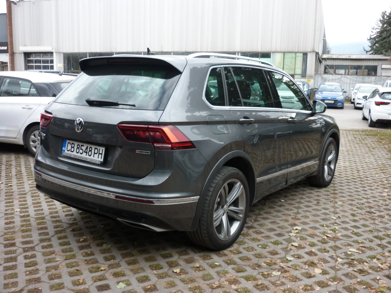 VW Tiguan 2.0 TDI R-Line - изображение 5