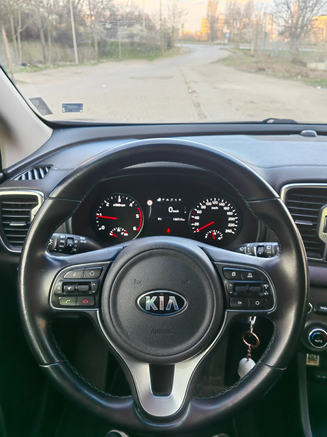 Kia Sportage, снимка 12 - Автомобили и джипове - 56159355