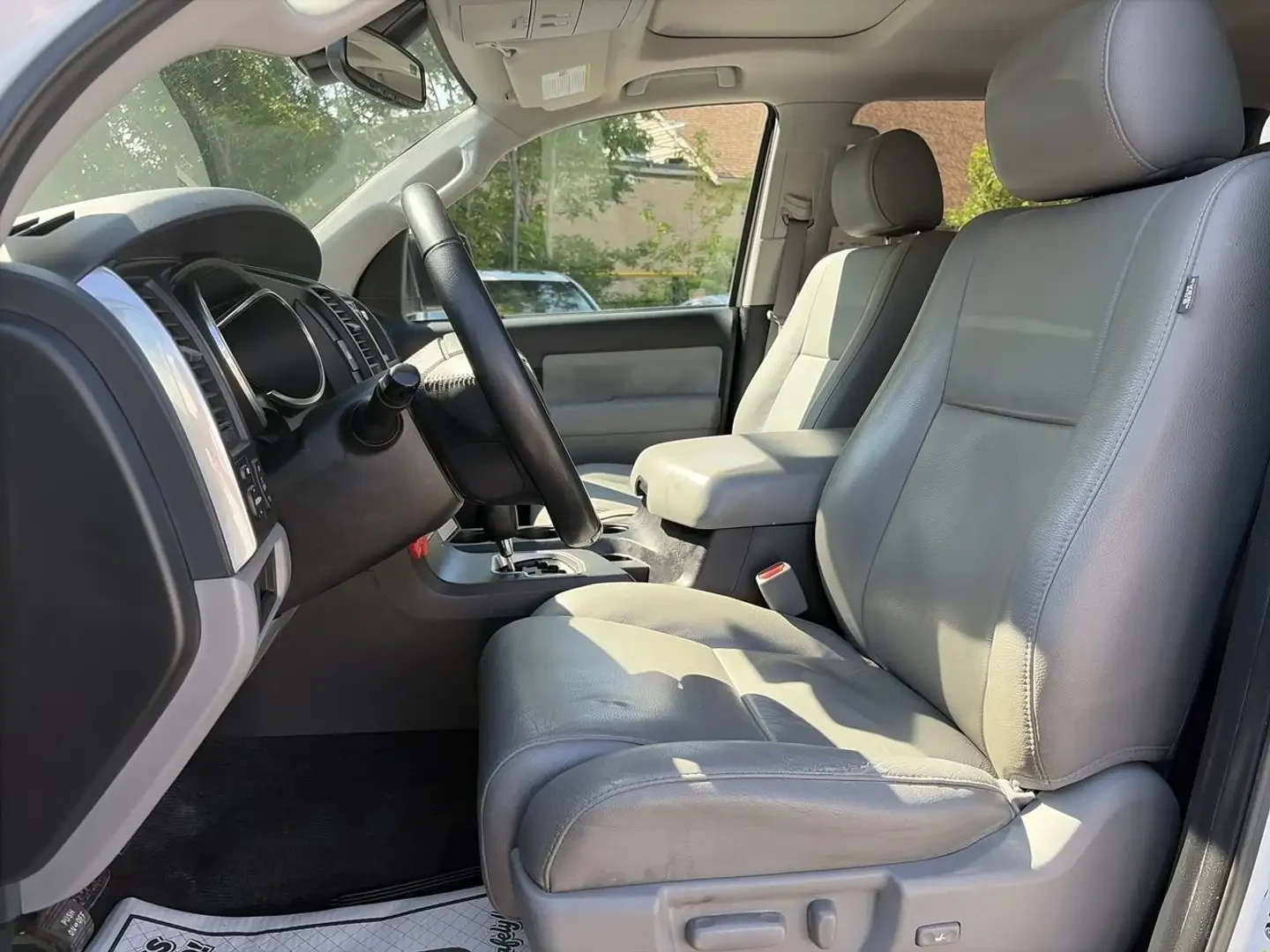 Toyota Sequoia 5.7* V8* �������* ������* ������*  | Mobile.bg � ����������� 14