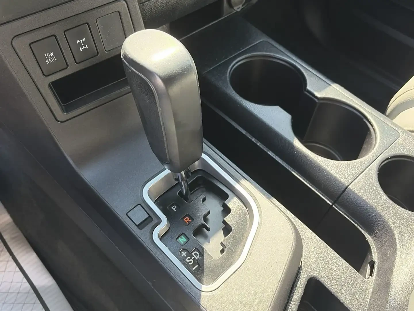 Toyota Sequoia 5.7* V8* �������* ������* ������*  | Mobile.bg � ����������� 13