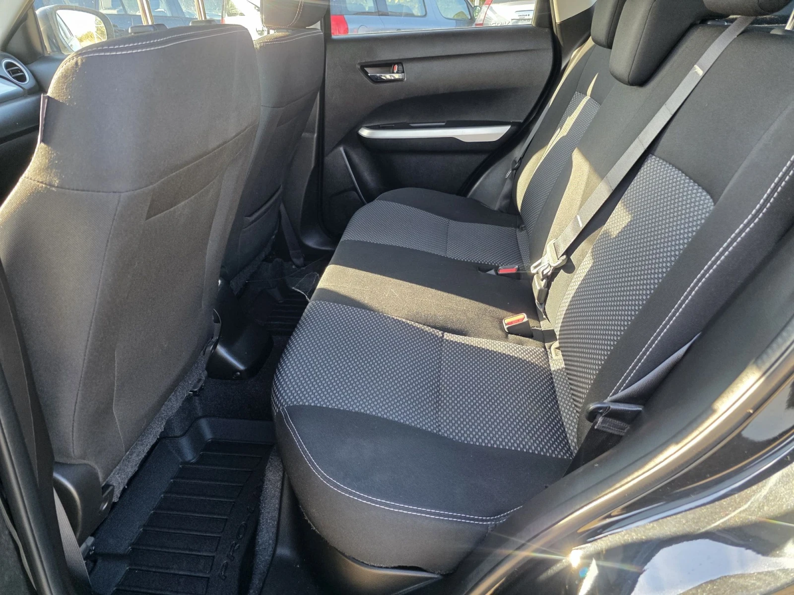 Suzuki Vitara 1.6 бензин , снимка 10 - Автомобили и джипове - 56584706