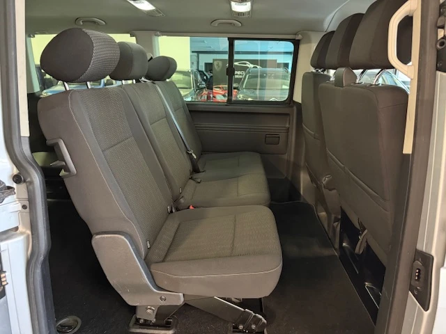 VW Caravelle 2.0 TDI 150 CV COMFORT AUT. E6, снимка 12 - Бусове и автобуси - 54555238