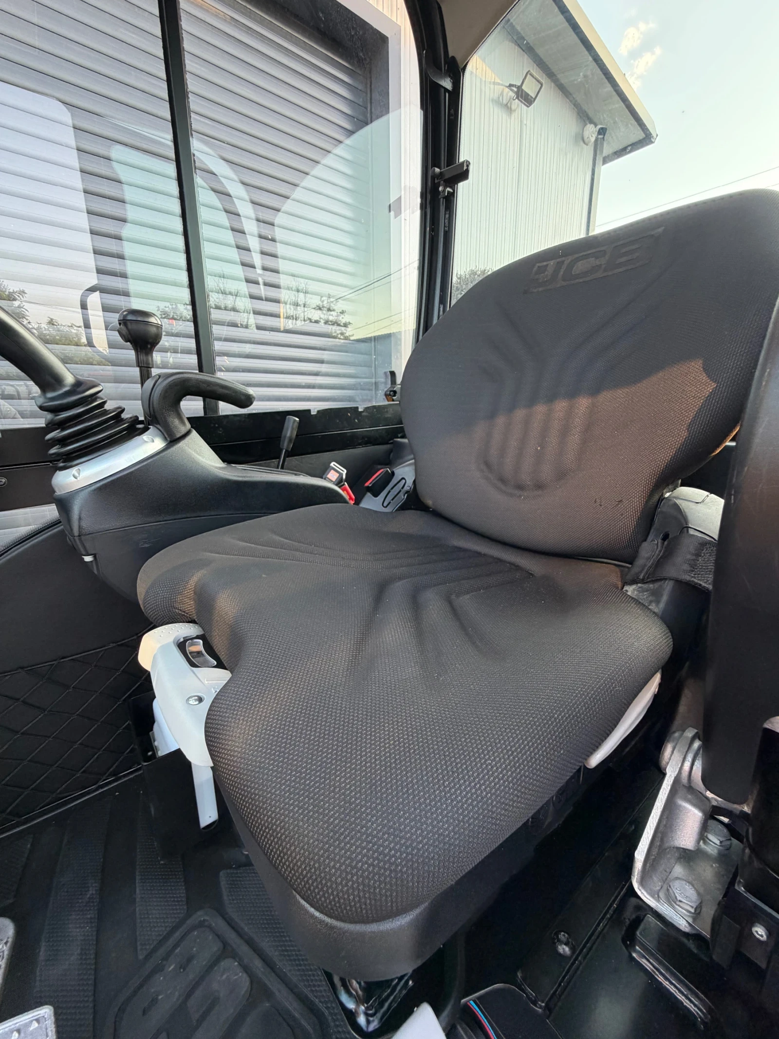 Багер JCB 8026 298мч. 2023г., снимка 13 - Индустриална техника - 55449918