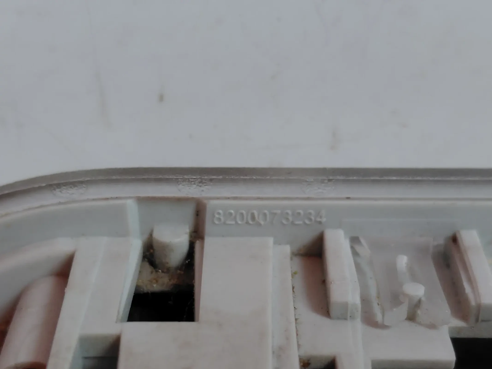 8200073234 Плафон за  Nissan Qashqai J10 (2007-2013), снимка 3 - Части - 53875128