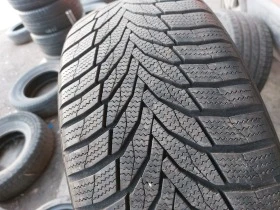 Гуми Зимни 225/45R18, снимка 1 - Гуми и джанти - 41078972