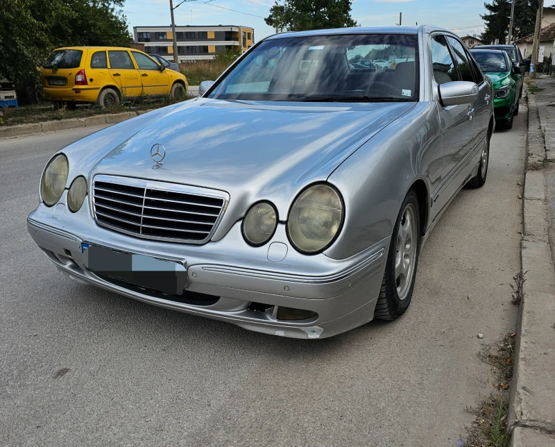 Mercedes-Benz E 220 CDI, снимка 2 - Автомобили и джипове - 47344194