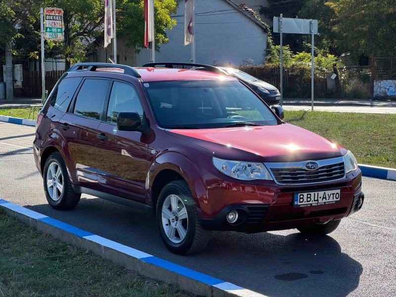 Subaru Forester 2.0Бензин/4х4/Сервизна история! , снимка 3 - Автомобили и джипове - 47398831