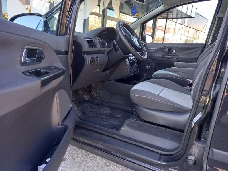 VW Sharan 1.9 TDi/131, снимка 9 - Автомобили и джипове - 48635740