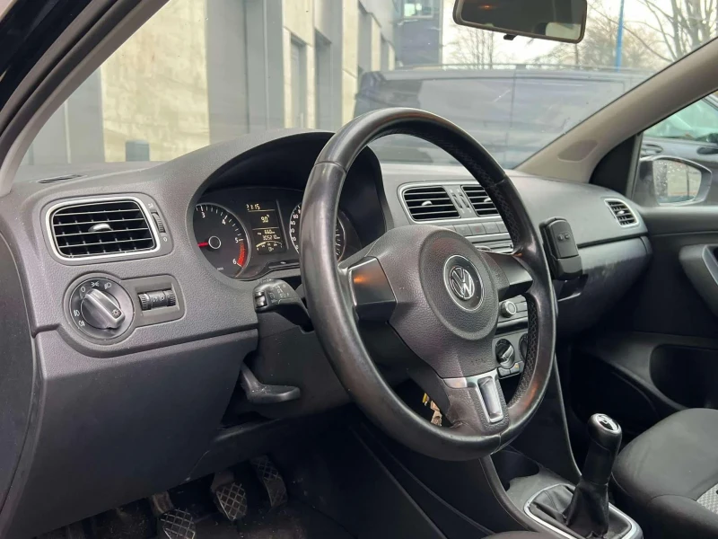 VW Polo 1.2 tdi R line , снимка 9 - Автомобили и джипове - 49043106