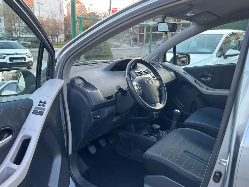 Toyota Yaris 1.4 D-4D, снимка 9 - Автомобили и джипове - 49379992