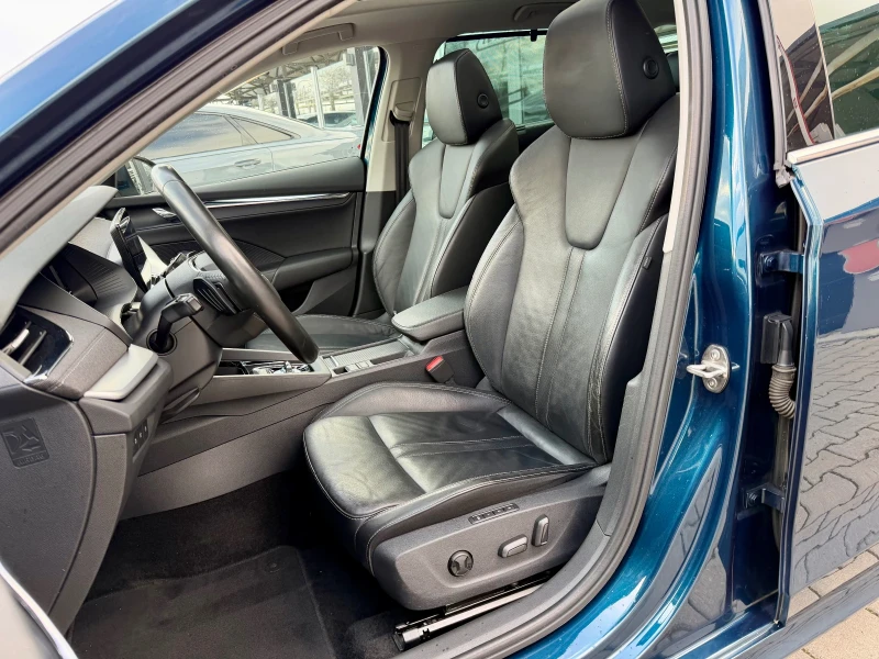 Skoda Octavia 2.0TDI#DISTR#PANORAMA#CAMERA#MATRIX#KEYLESS#FULL, снимка 12 - Автомобили и джипове - 52915815