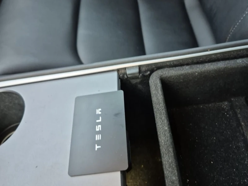 Tesla Model 3 * LONG RANGE * CARFAX * БЕЗ ПЪРВОНАЧАЛНА ВНОСКА, снимка 8 - Автомобили и джипове - 52920234