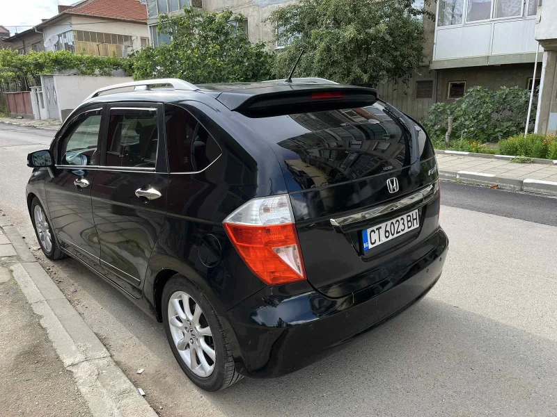 Honda Fr-v, снимка 2 - Автомобили и джипове - 53101944