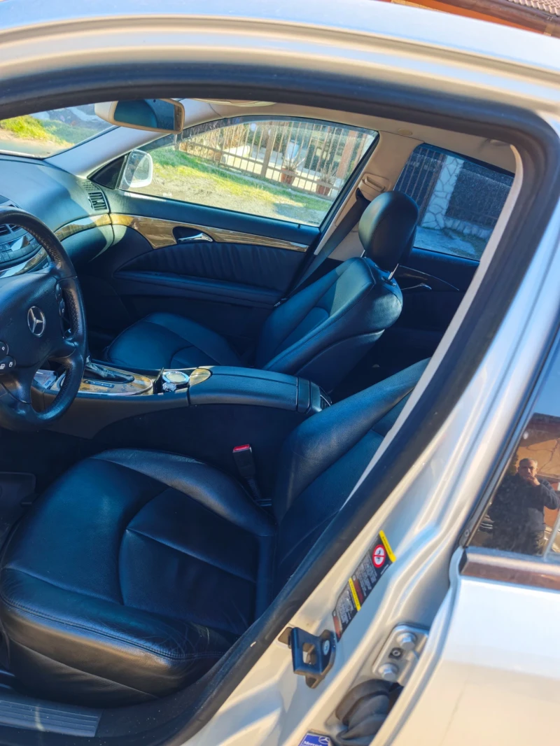 Mercedes-Benz E 320, снимка 6 - Автомобили и джипове - 53151096