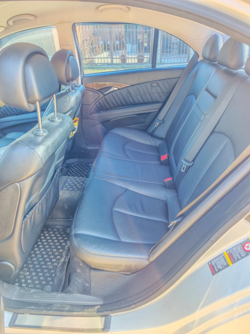 Mercedes-Benz E 320, снимка 5 - Автомобили и джипове - 53151096