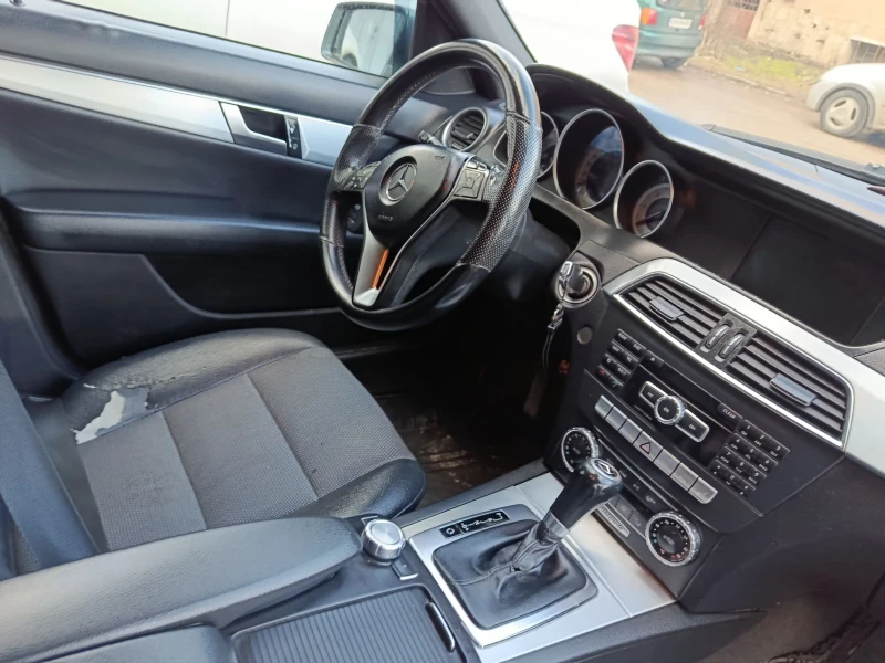 Mercedes-Benz C 220, снимка 8 - Автомобили и джипове - 53404796