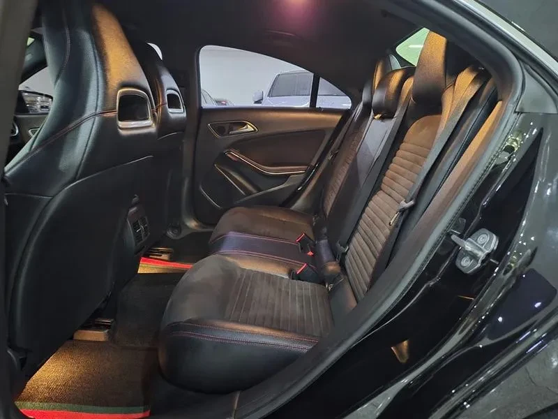 Mercedes-Benz CLA 220 Amg Line, снимка 13 - Автомобили и джипове - 55787553