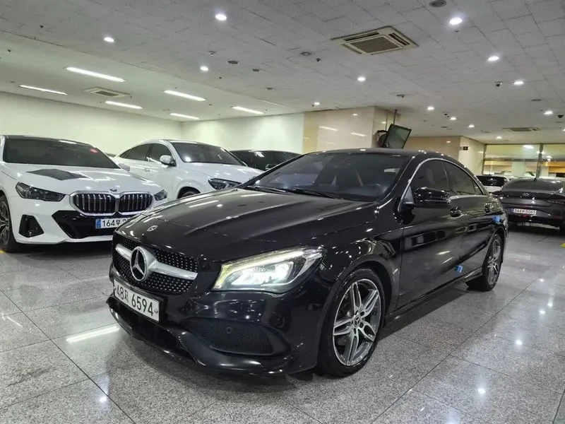 Mercedes-Benz CLA 220 Amg Line, снимка 2 - Автомобили и джипове - 55787553