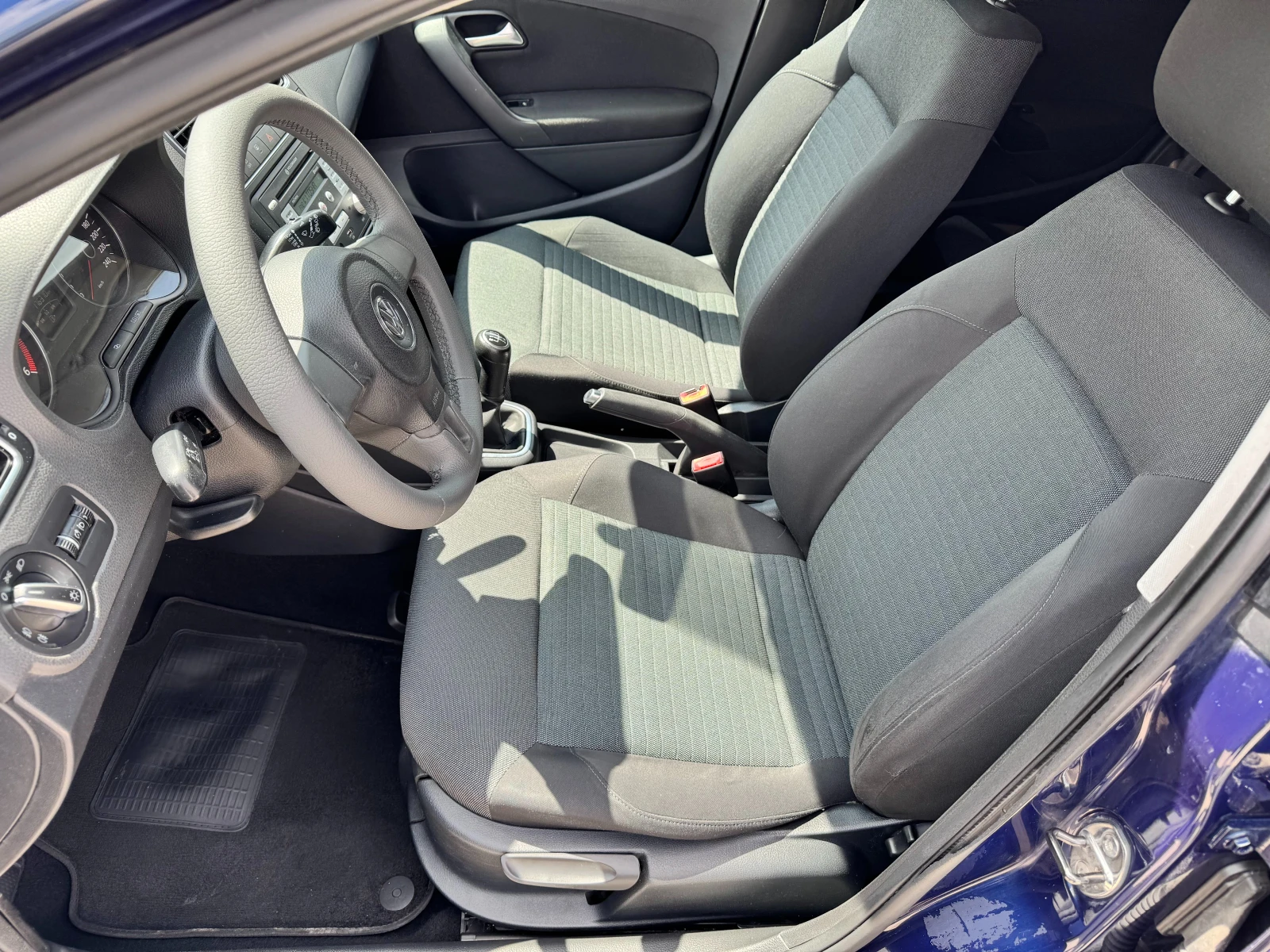 VW Polo 1.6TDI 90к.с Клима 2011г. - изображение 8
